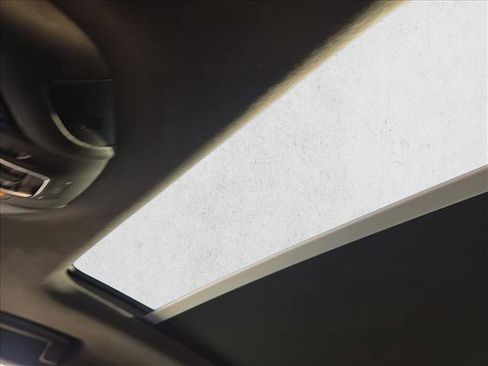 Used 2021 Maserati Levante image 18