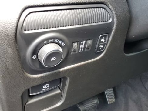 Used 2023 Jeep Wagoneer L 4WD w/ Premium Group I image 14