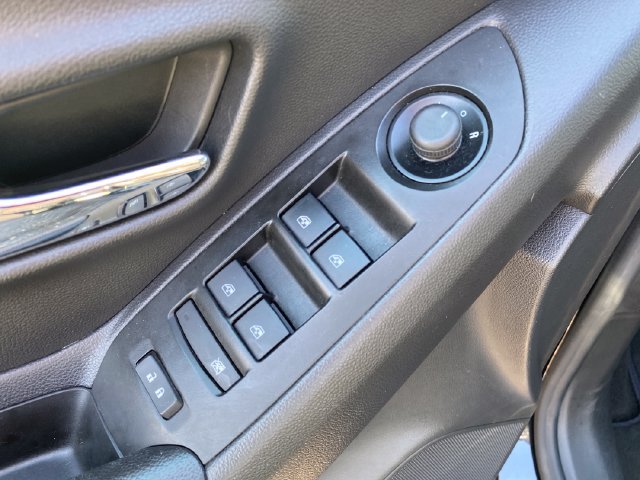 Used 2022 Chevrolet Trax LT w/ Premium Seat Package AWD/4WD image 17