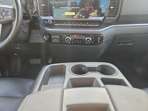 Used 2025 GMC Sierra 1500 SLT AWD/4WD image 12