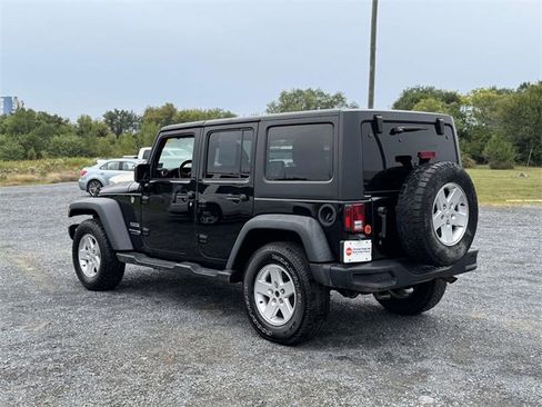 Used 2018 Jeep Wrangler Unlimited Sport S image 21