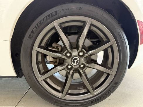 Used 2016 MAZDA MX-5 Miata Club RWD image 26