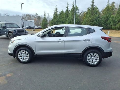 Used 2020 Nissan Rogue Sport S image 22