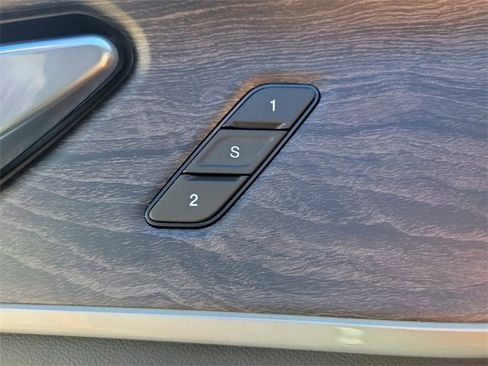 New 2025 Jeep Grand Cherokee L Limited image 21