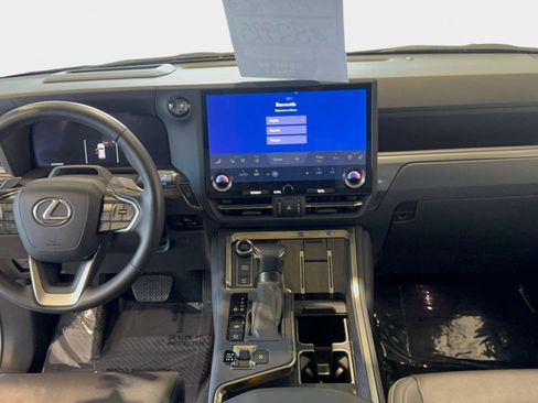 Used 2024 Lexus GX 550 w/ Cold Area Package AWD/4WD image 11