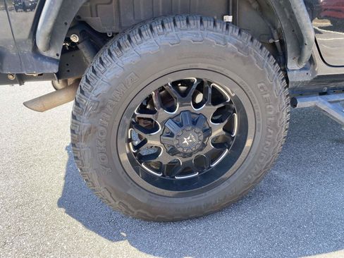 Used 2018 Jeep Wrangler Unlimited Sport S AWD/4WD image 9
