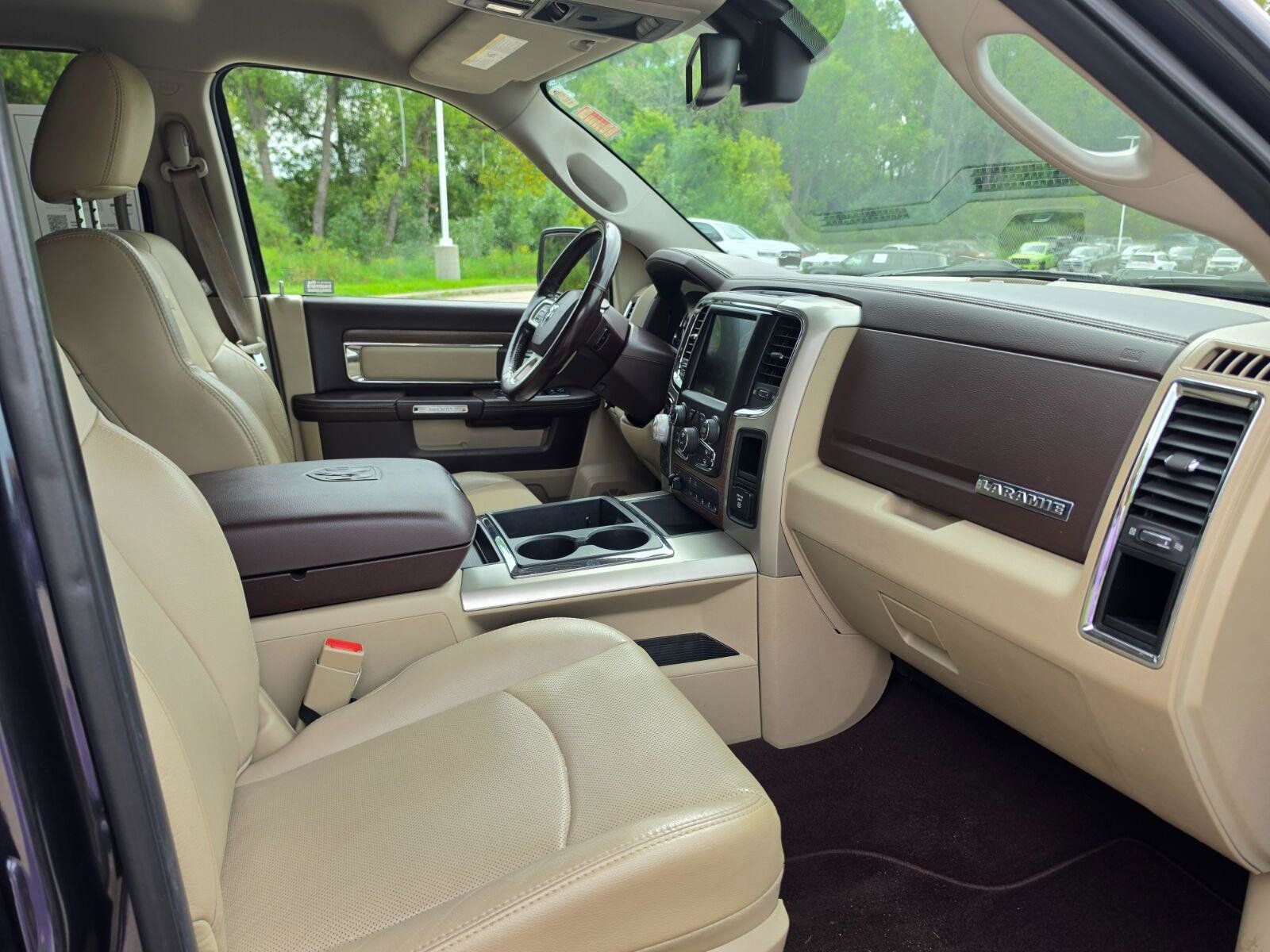 Used 2014 RAM 1500 Laramie w/ Convenience Group AWD/4WD image 13