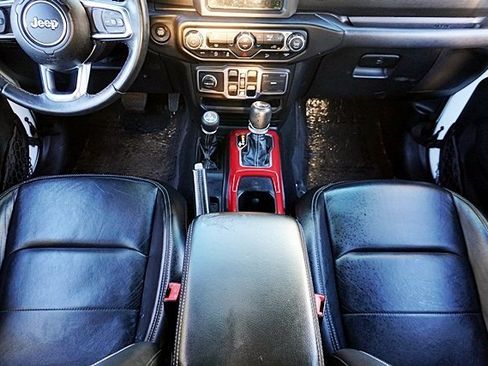 Used 2018 Jeep Wrangler Unlimited Sahara image 23