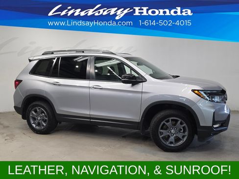 Used 2025 Honda Passport TrailSport image 3