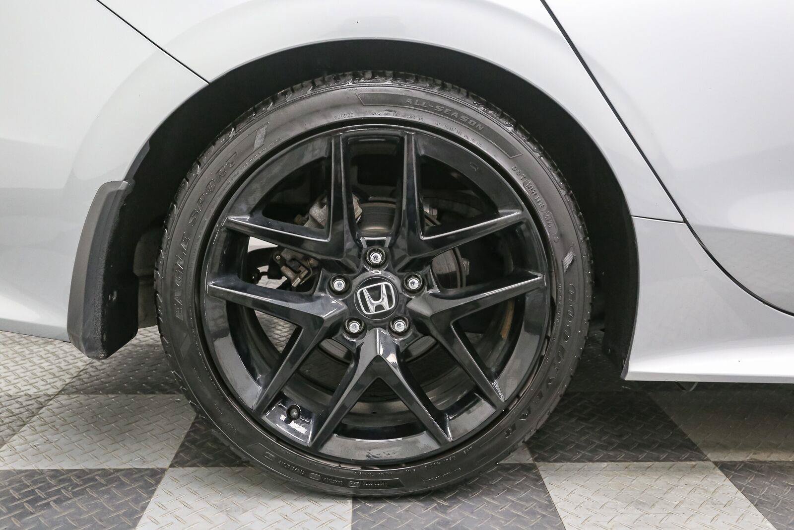 Used 2025 Honda Civic Sport image 16