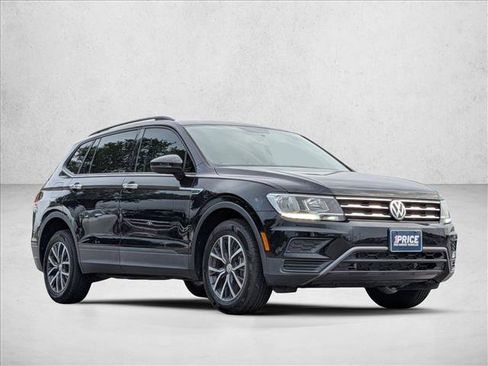 Used 2021 Volkswagen Tiguan S image 3
