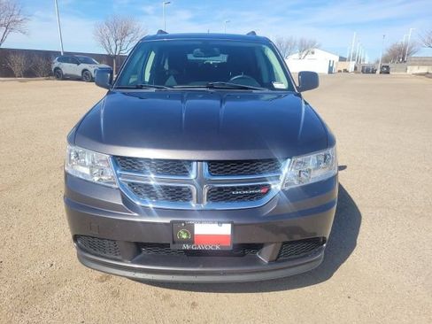 Used 2019 Dodge Journey SE image 3