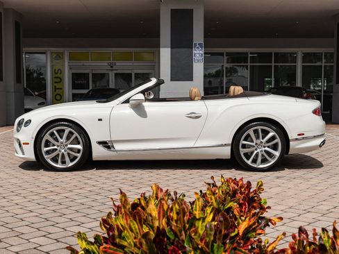 Used 2020 Bentley Continental GT image 7