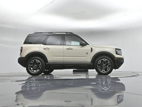 Used 2025 Ford Bronco Sport Outer Banks w/ Outer Banks Tech Package+ AWD/4WD image 47