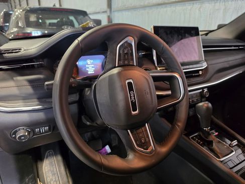 Used 2023 Jeep Compass Limited image 4