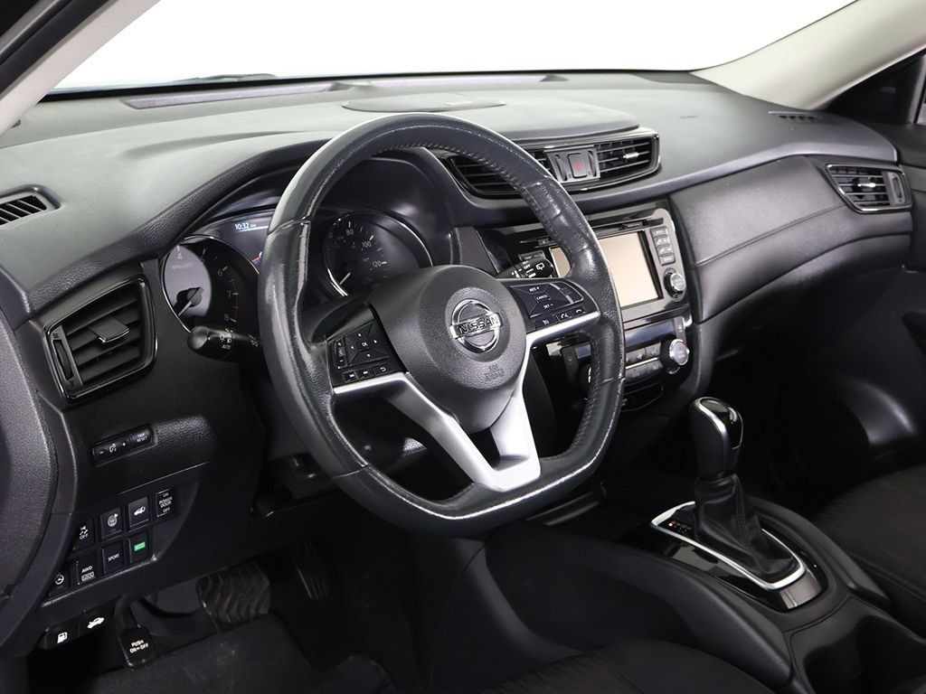 Used 2017 Nissan Rogue SV AWD/4WD image 28