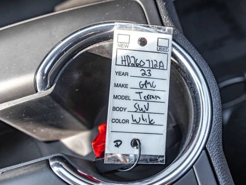 Used 2023 GMC Terrain SLE w/ Driver Convenience Package FWD image 21