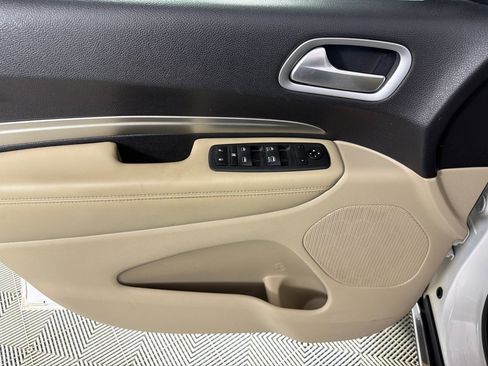 Used 2020 Dodge Durango SXT w/ 3rd Row Seating Group RWD image 11