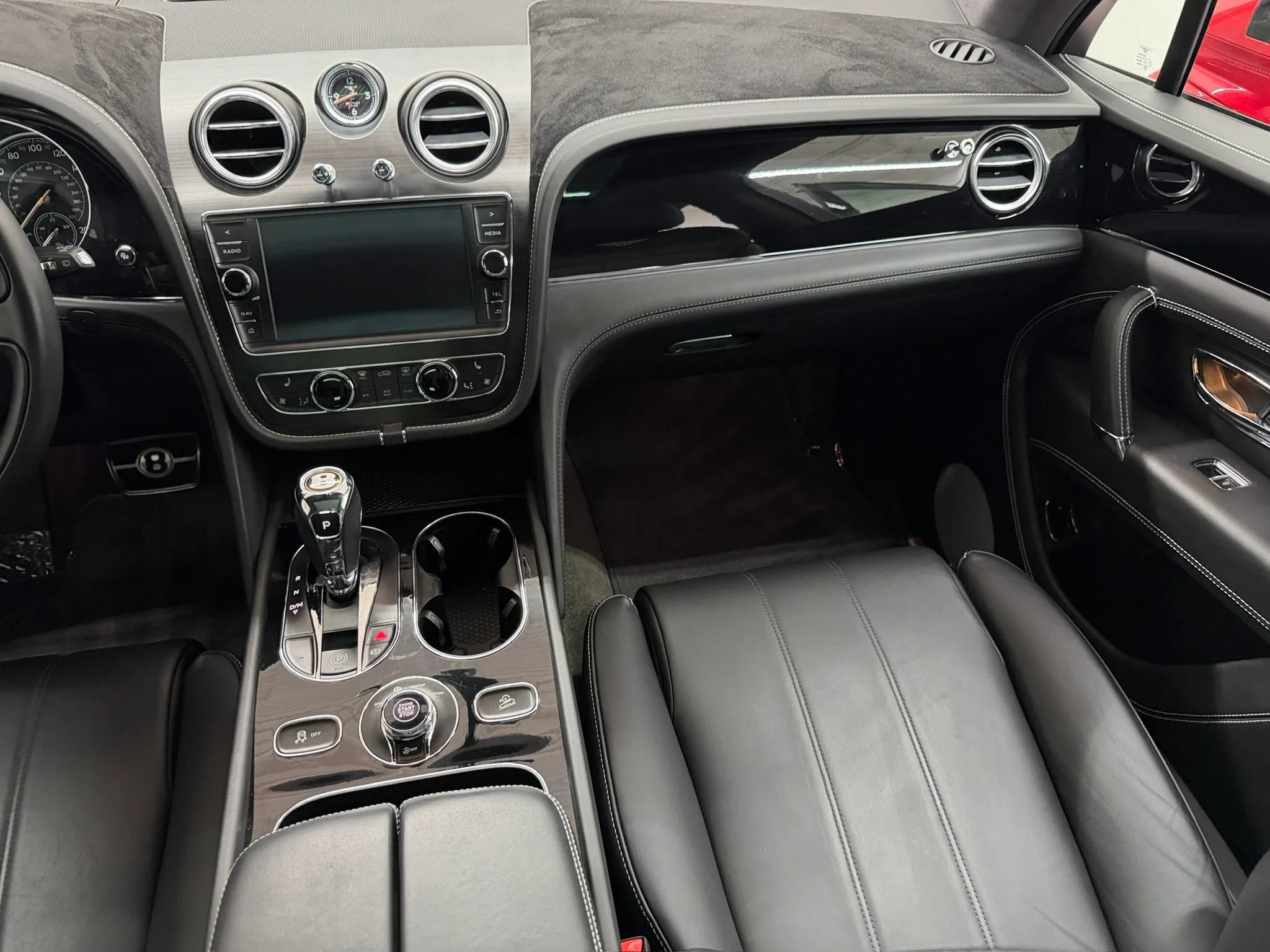 Used 2019 Bentley Bentayga AWD/4WD image 85