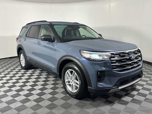 Used 2026 Ford Explorer Active w/ Active Comfort Package RWD image 1
