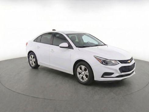 Used 2016 Chevrolet Cruze LS FWD image 2