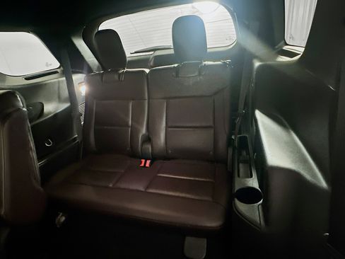 Used 2025 Ford Explorer Platinum w/ LUX Leather Package image 31