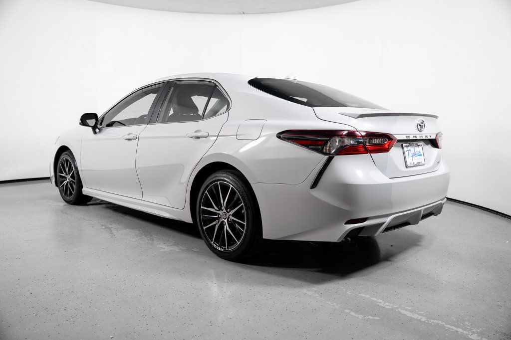 Used 2024 Toyota Camry SE FWD image 12