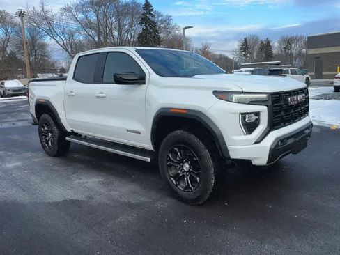 Used 2024 GMC Canyon Elevation w/ Convenience Package image 2