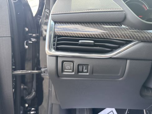 Used 2023 Cadillac XT4 Sport image 14