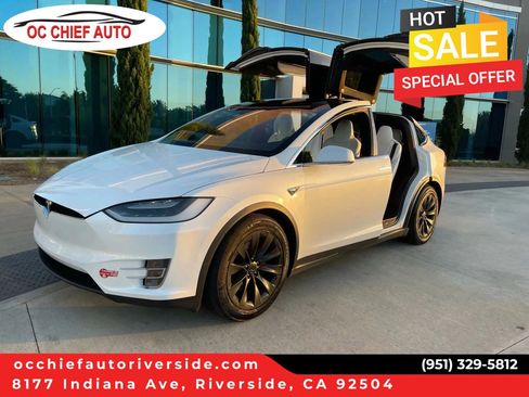 Used 2018 Tesla Model X 75D image 1
