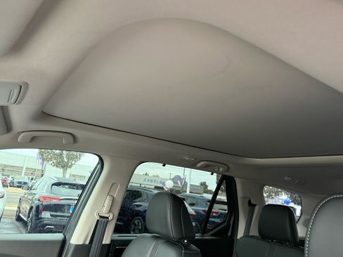 Used 2023 Honda Pilot Touring image 16