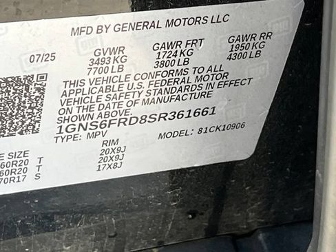 Used 2025 Chevrolet Suburban Premier AWD/4WD image 31