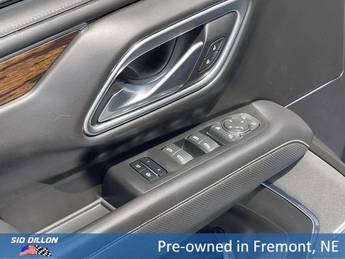 Used 2021 Chevrolet Suburban Premier w/ Premium Package image 9