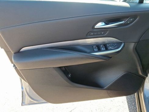 Used 2024 Cadillac XT4 Premium Luxury image 9