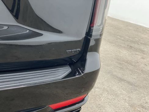 Used 2022 Cadillac Escalade Sport Platinum image 11