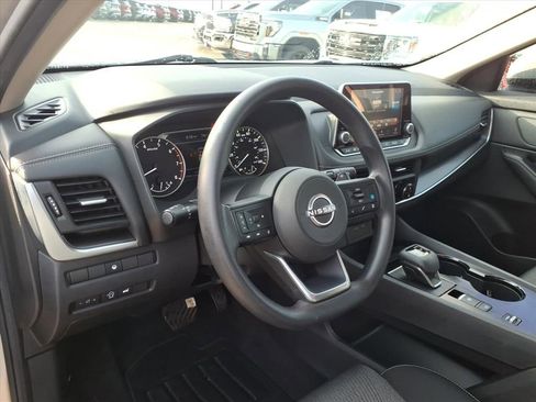 Used 2024 Nissan Rogue SV FWD image 18