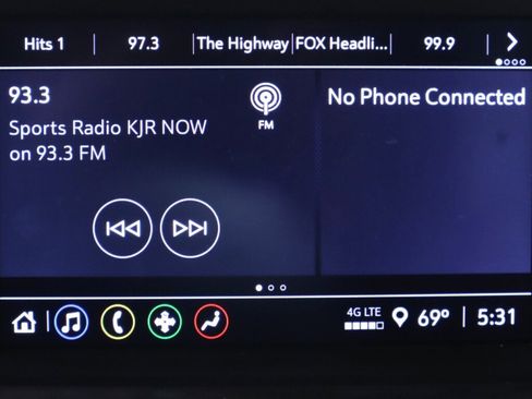 Used 2022 Chevrolet Suburban LS image 19