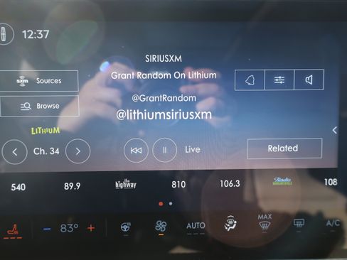 Used 2025 Lincoln Corsair Reserve image 18