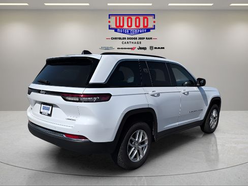 Used 2025 Jeep Grand Cherokee Laredo X RWD image 3