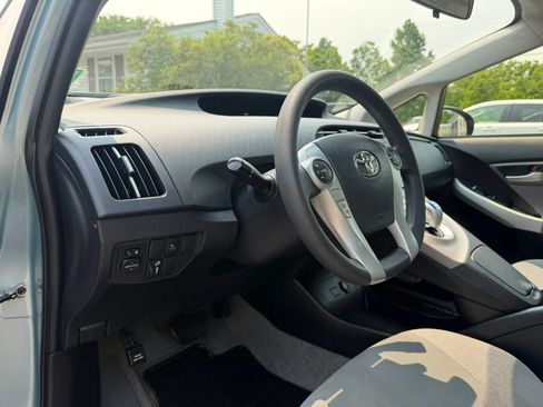 Used 2012 Toyota Prius Three w/ Solar Roof Pkg FWD image 10