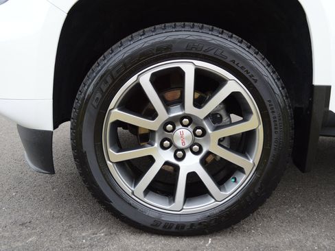 Used 2022 GMC Canyon Denali image 9