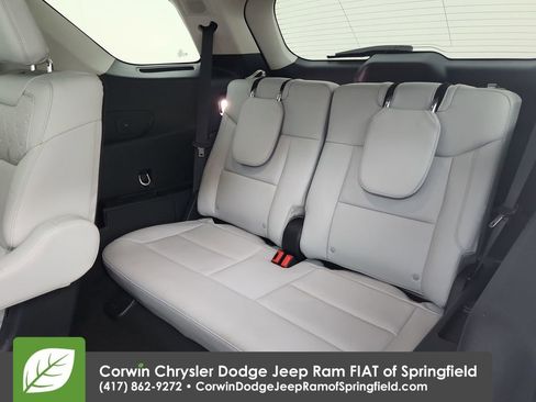 Used 2025 Ford Explorer Platinum w/ Ultimate Package RWD image 31