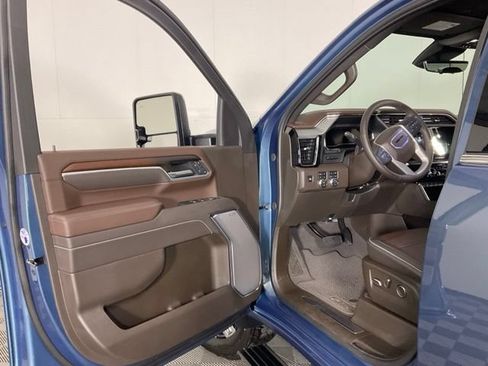 Used 2025 GMC Sierra 2500 Denali w/ Max Trailering Package AWD/4WD image 34