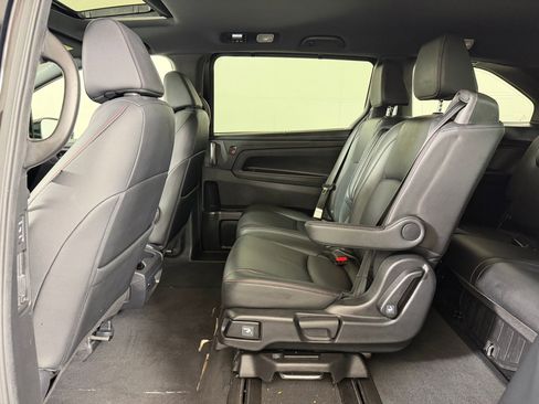 Used 2025 Honda Odyssey Sport-L image 29