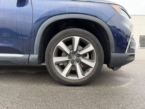 Used 2023 Honda Pilot Touring image 7