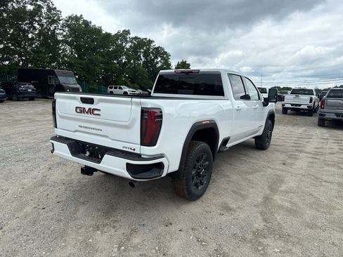 New 2026 GMC Sierra 2500 AT4 w/ Technology Package AWD/4WD image 5