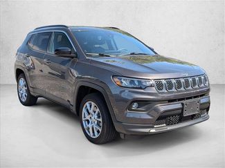Used 2023 Jeep Compass Latitude AWD/4WD video 3