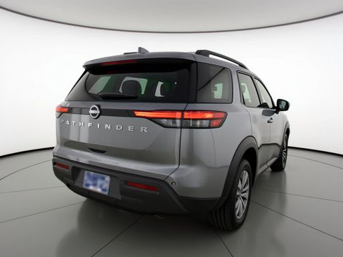 Used 2025 Nissan Pathfinder SV image 9