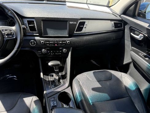 Used 2018 Kia Niro Touring FWD image 8