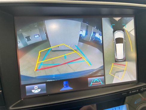 Used 2018 Toyota RAV4 Limited w/ Advanced Technology Package image 37